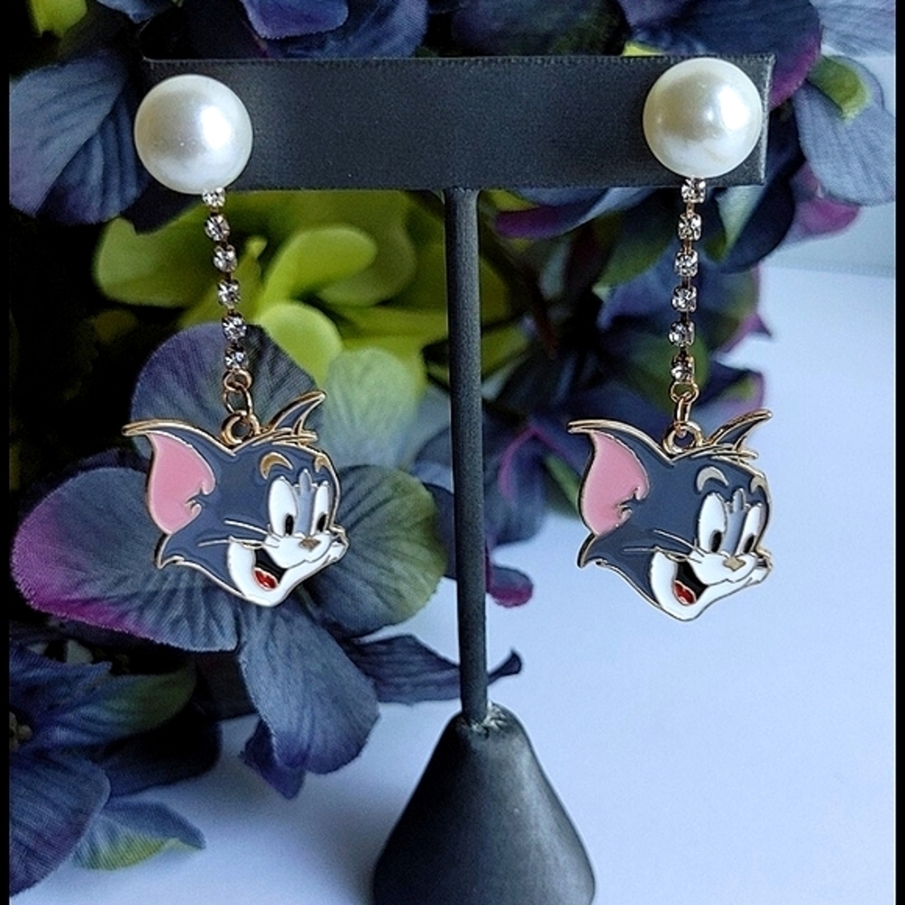 Tom and Jerry Cat Dangle Earrings - Picture 3 of 5